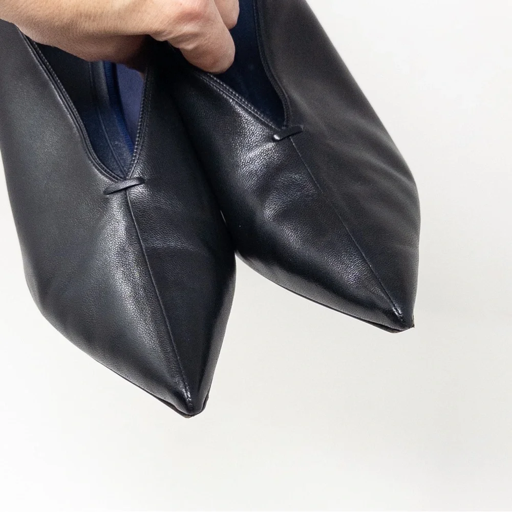 Celine Phoebe Philo Soft V-Neck Pumps 70 EU 40 Pointed Toe Cone Heel Black Nappa